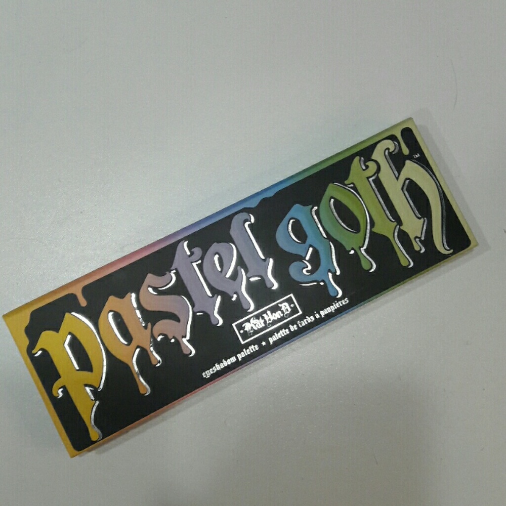 🔥KVD PASTEL GOTH PALETTE