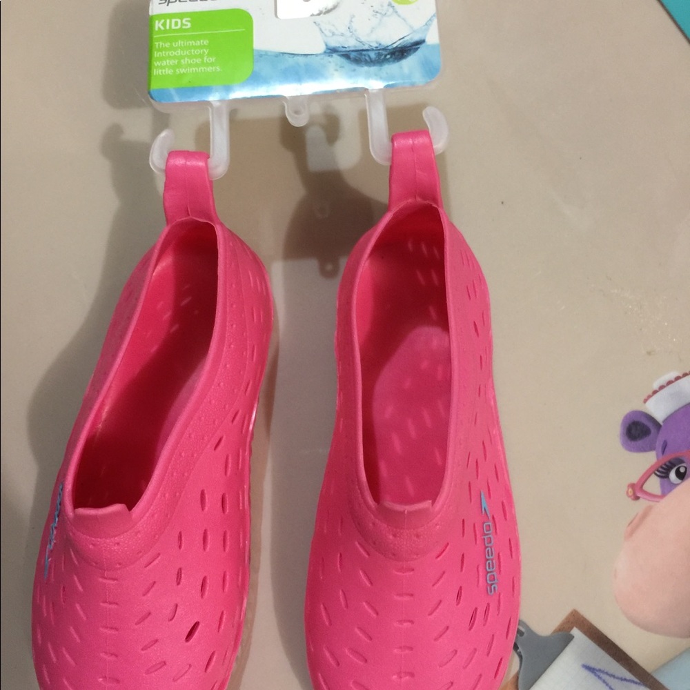 Speedo water shoes