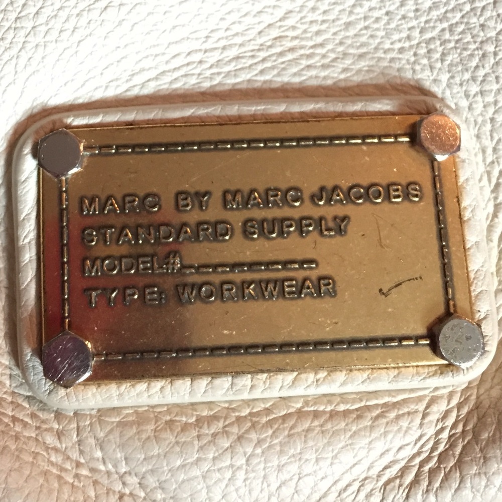 Authentic Marc by Marc Jacobs Classic Q Ukita - Picture 3 of 8