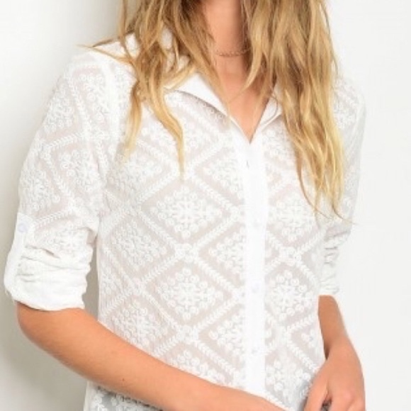 Off White Lace Button Down Tunic - Picture 2 of 3