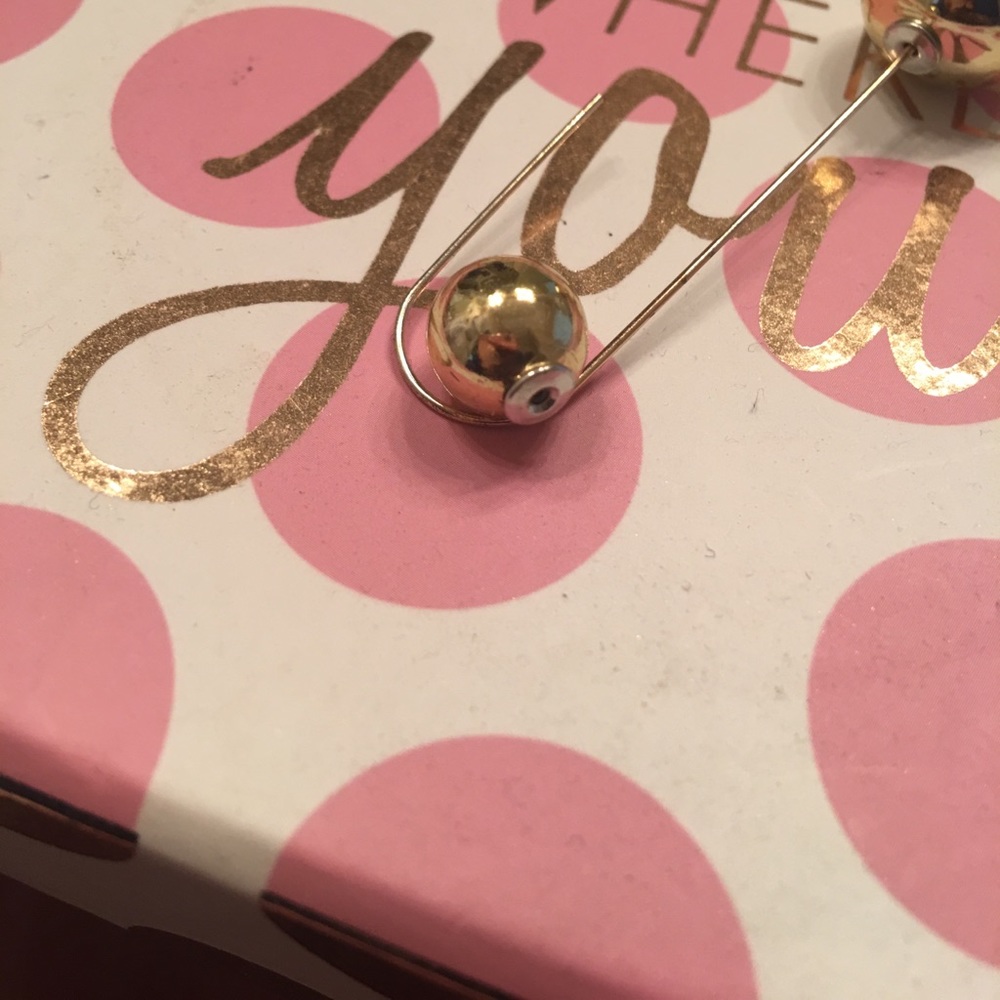 ✨🛍EARRINGS🛍✨ - Picture 6 of 6