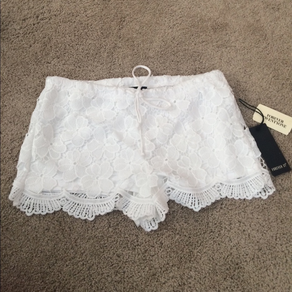 White floral lacey shorts