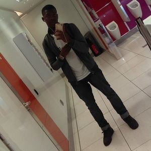 Meet your Posher, Issomaila