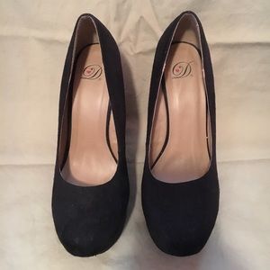 Heart in D black wedges