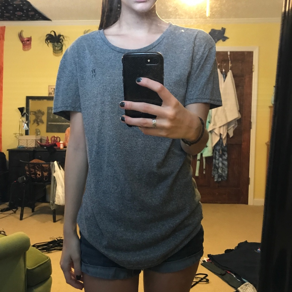 plain grey tshirt