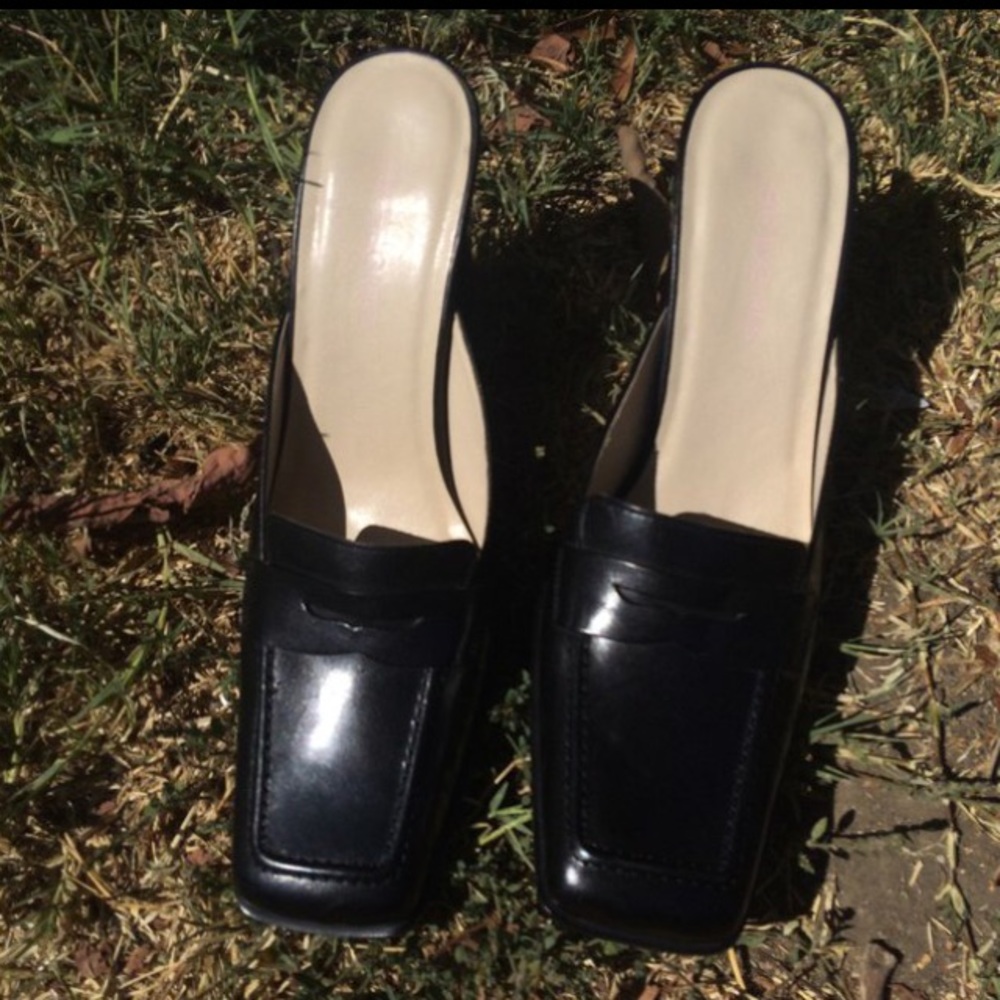 BCBG shoes