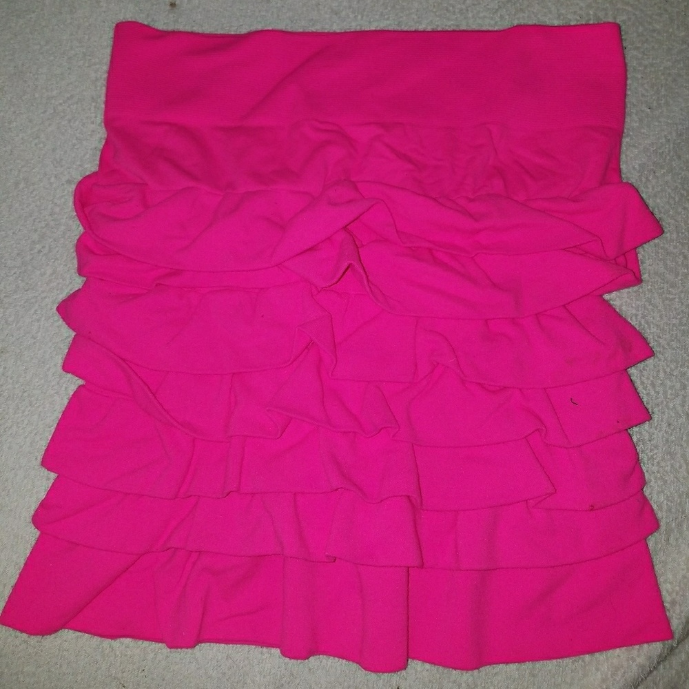 Ruffle tight skirt