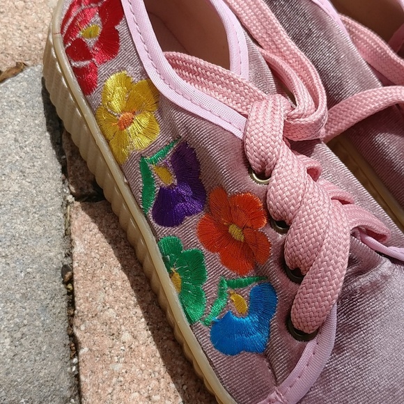 Platform  embroidered sneakers shoes - Picture 2 of 3