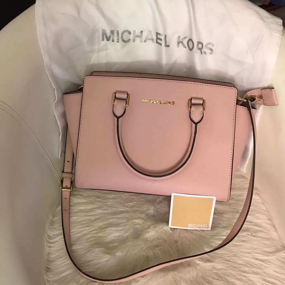 SOLD AUTHENTIC Michael kors bag