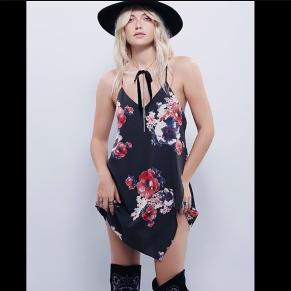 🏷 MOVING SALE 🏷 L Free People Floral Slip Dress