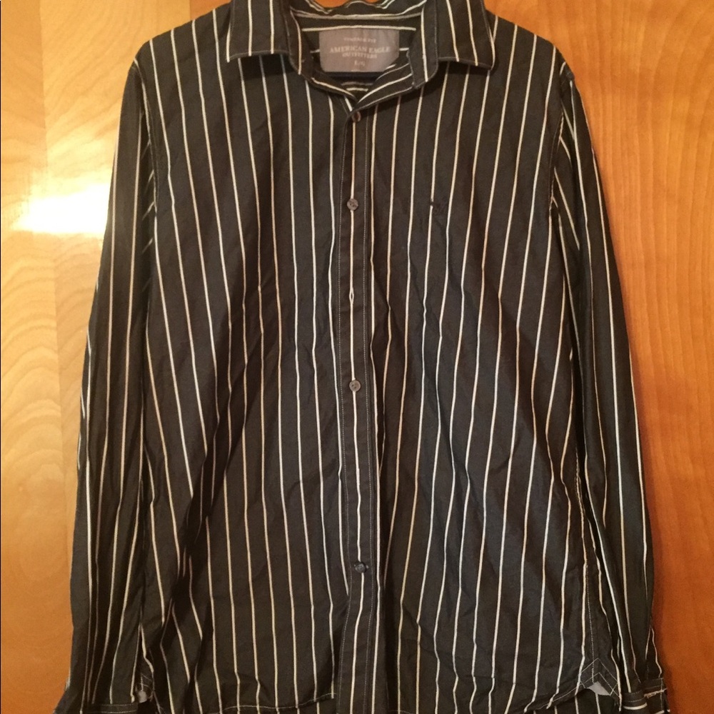 Men's American eagle vintage fit button down shirt