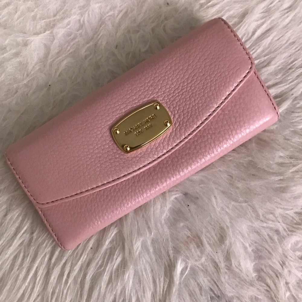 Authentic Michael kors wallet in blossom