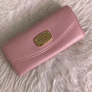 Authentic Michael kors wallet in blossom