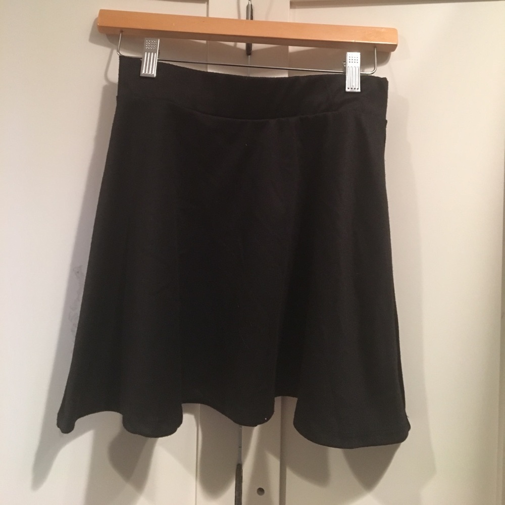 Black circle/skater skirt