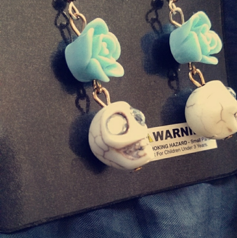Skull earrings