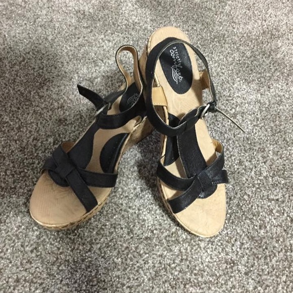 Womens sandals - Picture 2 of 2