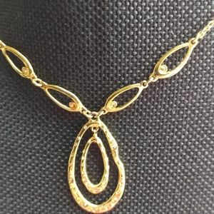 Touchstone Crystal necklace set