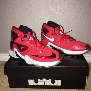 Nike LeBron 13 Size 5.5y