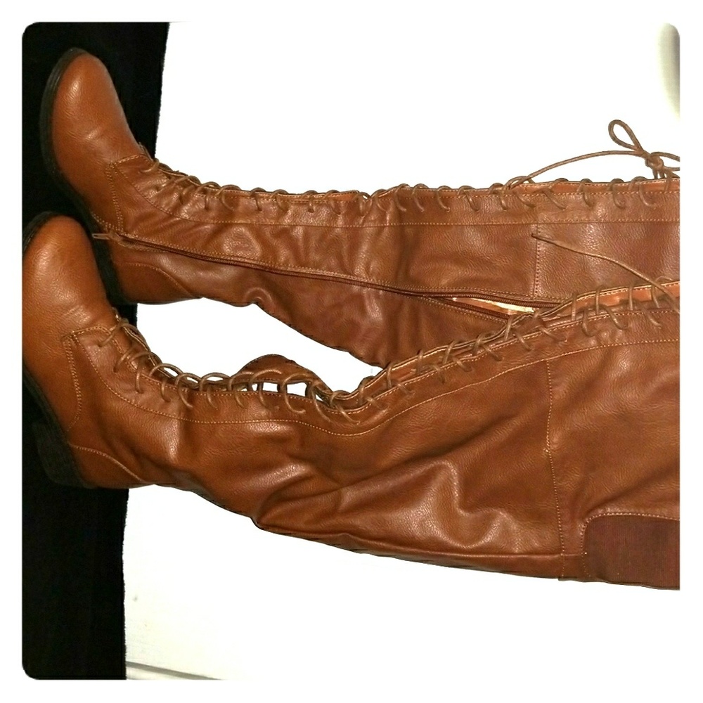 New LACE UP FLAT BOOT