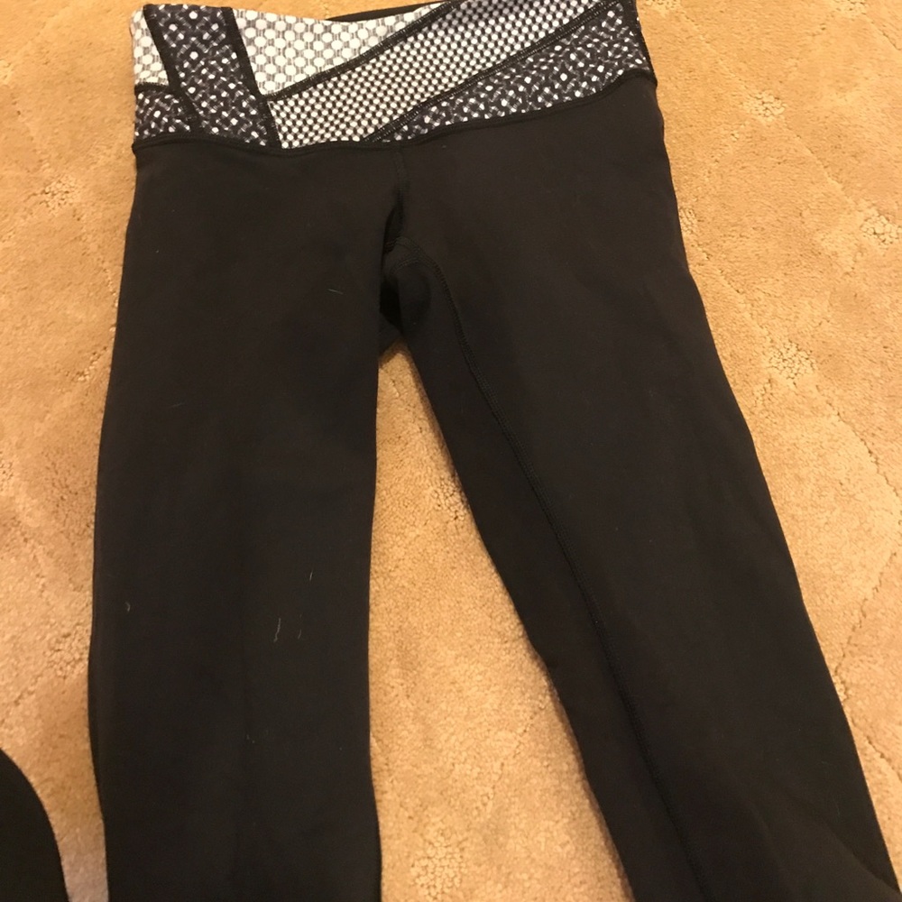 Black lululemon ankle leggings