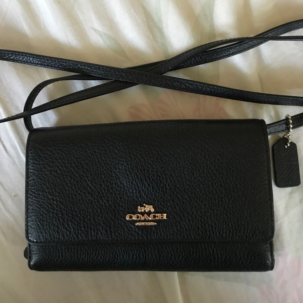 NWOT Coach Phone Crossbody in Pebbled Leather
