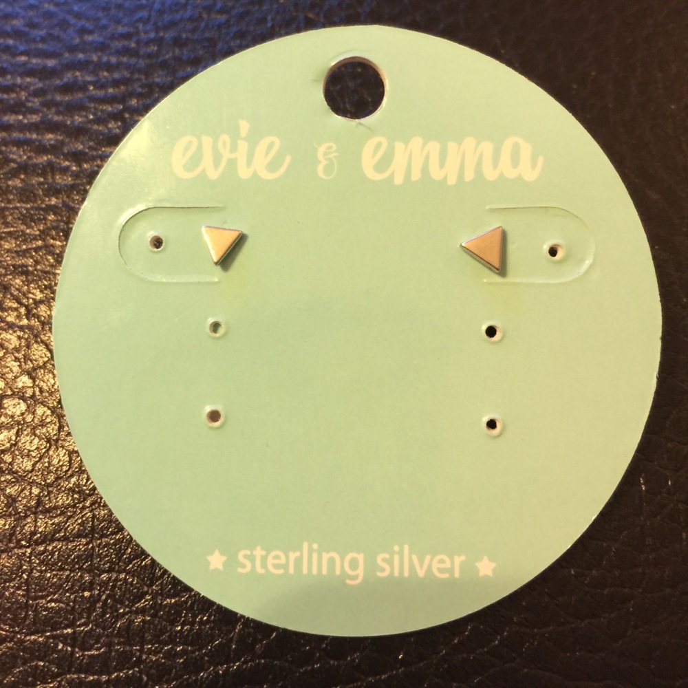 Simplistic triangle studs silver and gold