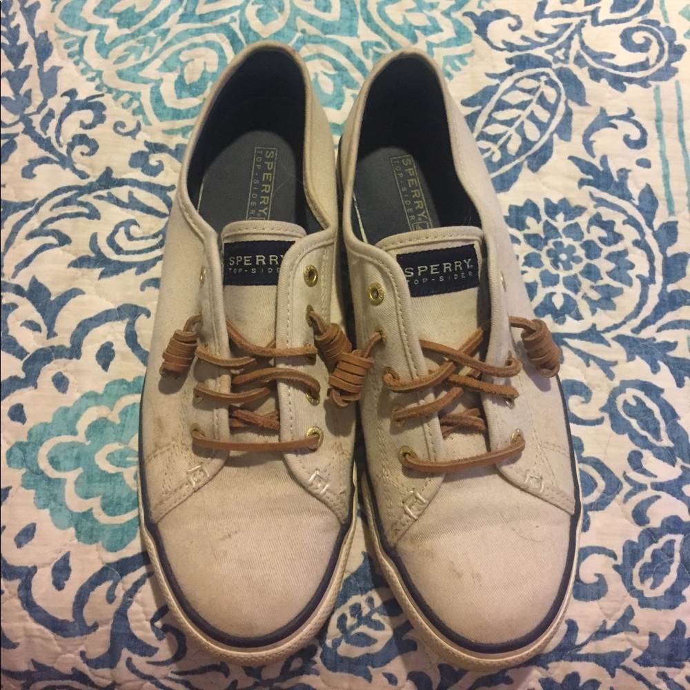 Sperry tennis shoes