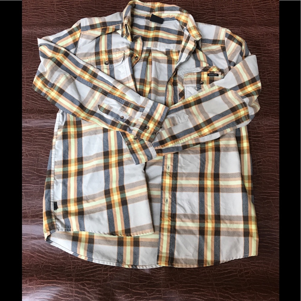 Men's Oakley button down shirt