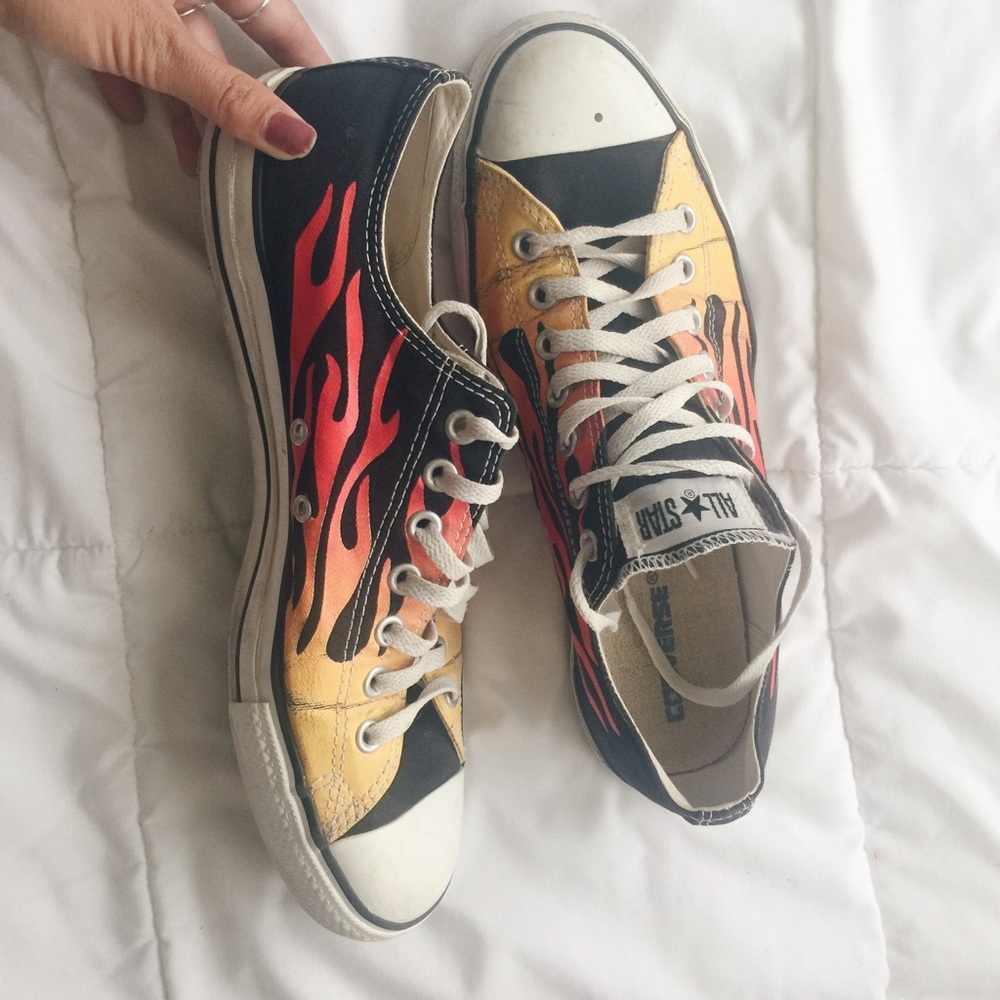 🚫 SOLD 🚫Flame low top converse🔥🔥
