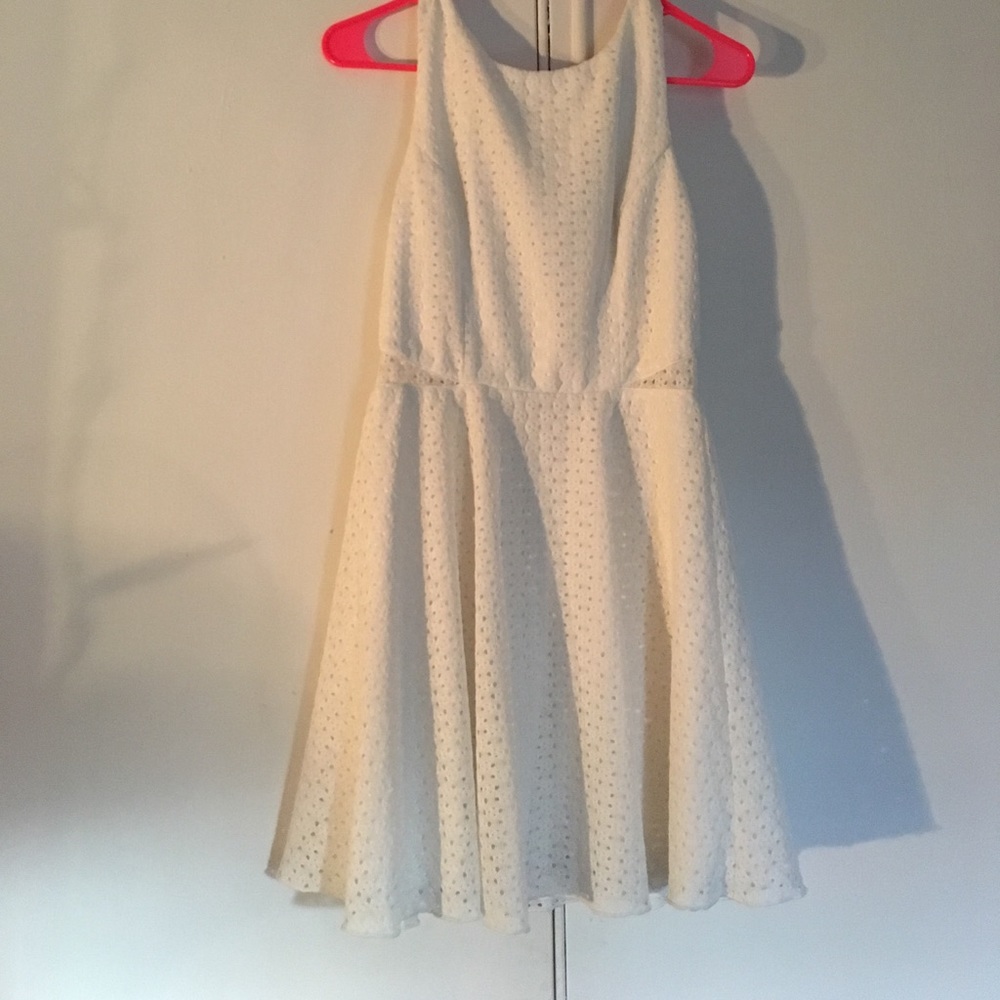 Speckles size 7 white lace dress