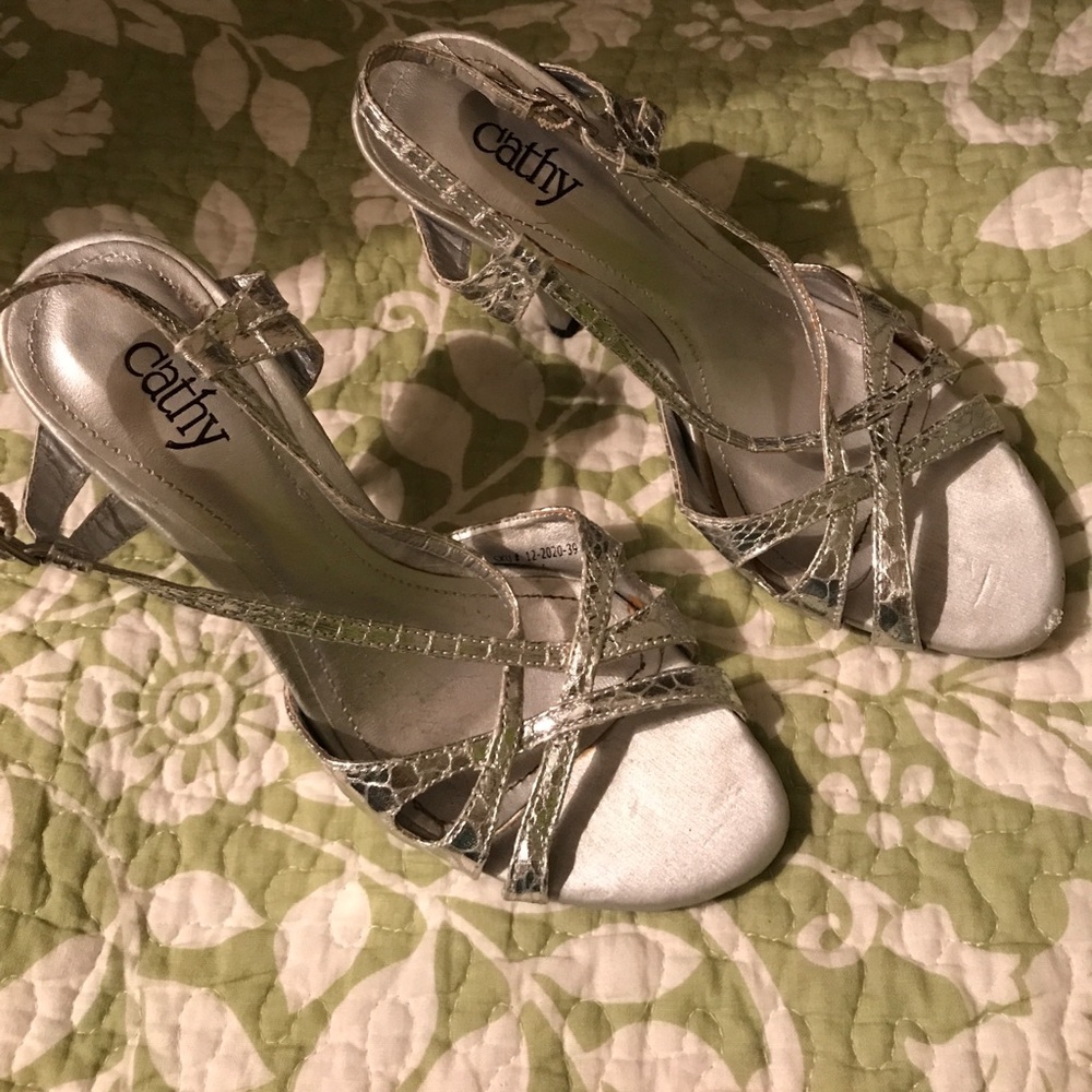 Silver Heel...Never Been Worn!