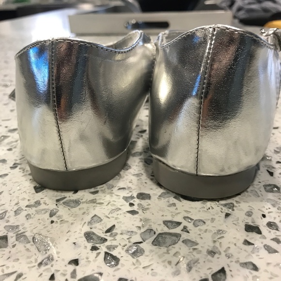 Michael Kors girls size 5 sandal - Picture 5 of 6