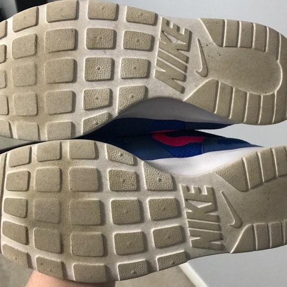 Nike - Picture 3 of 4