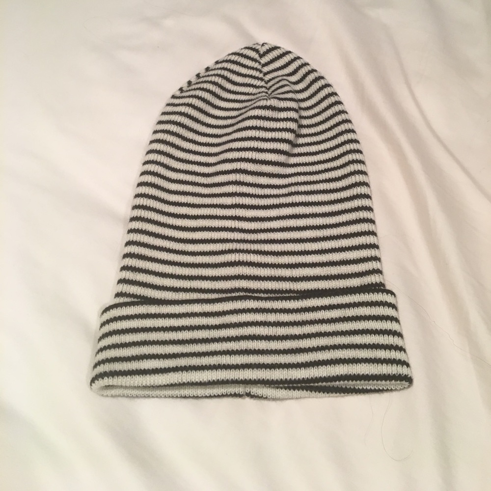 Brandy Melville knitted striped beanie