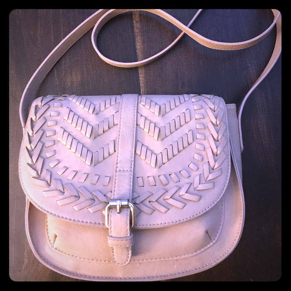 💜Tan cross body purse with adjustable strap! 👛