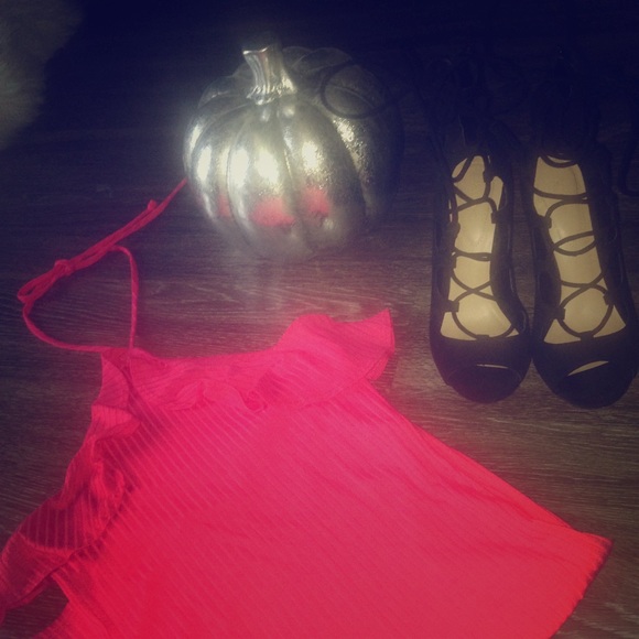 One Clothing Small Dress - Picture 2 of 6