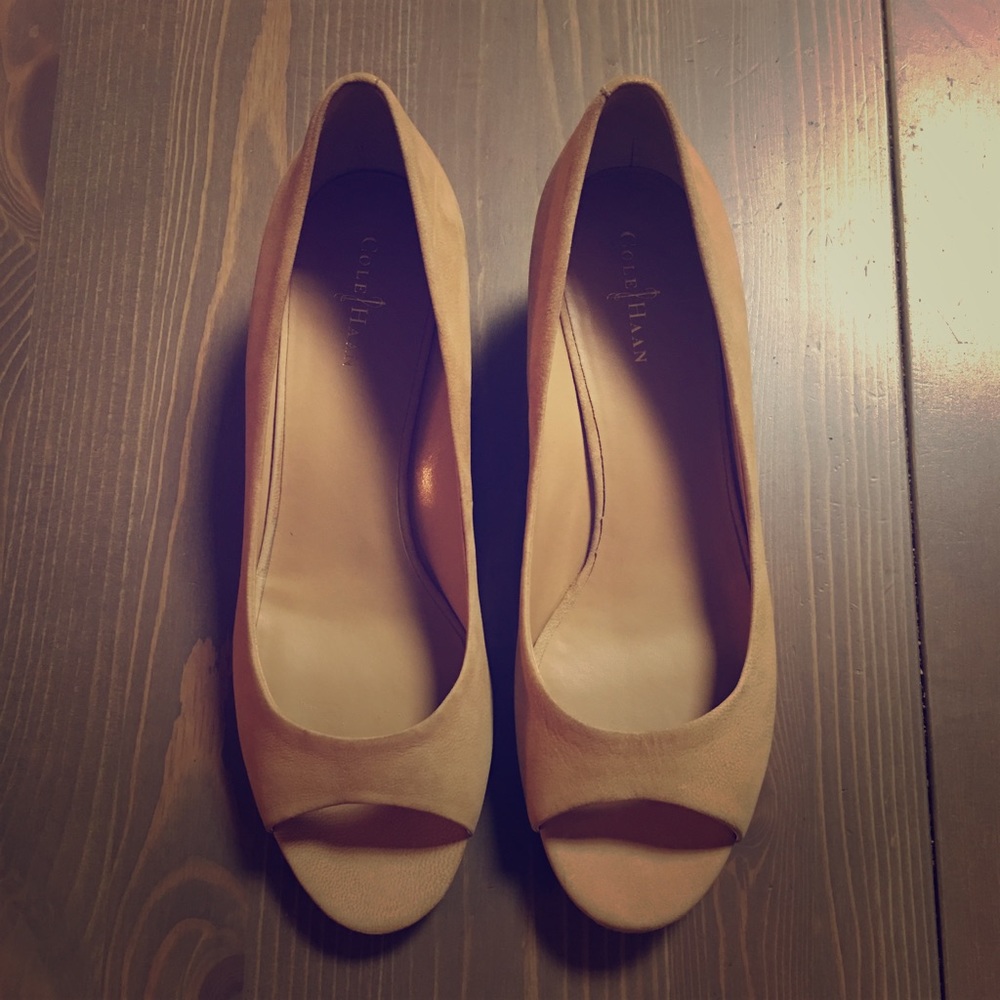 NWOT cole haan suede wedge 8.5