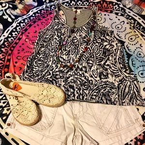 Banana Republic flowy tank.