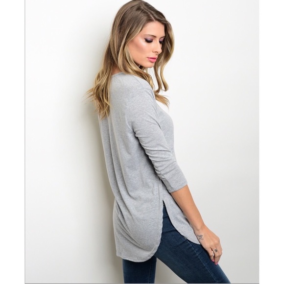 Simple gray top! - Picture 2 of 2