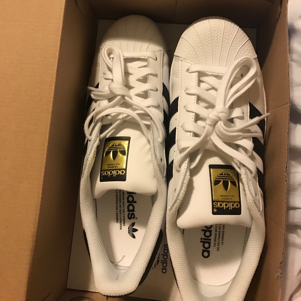 Adidas Superstar original sneakers 8.5!
