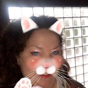 Meet your Posher, Debra