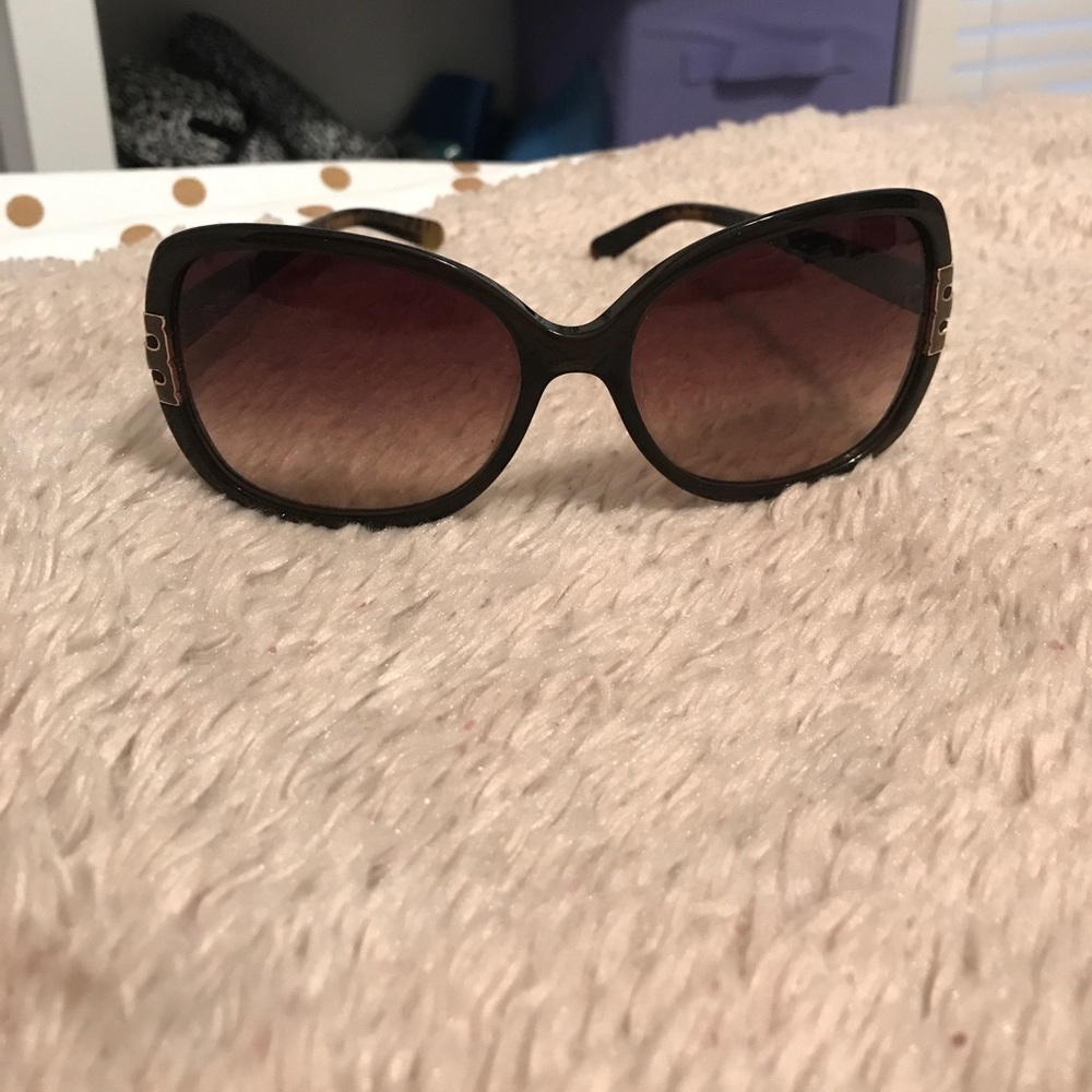Tory burch sunglasses with case
