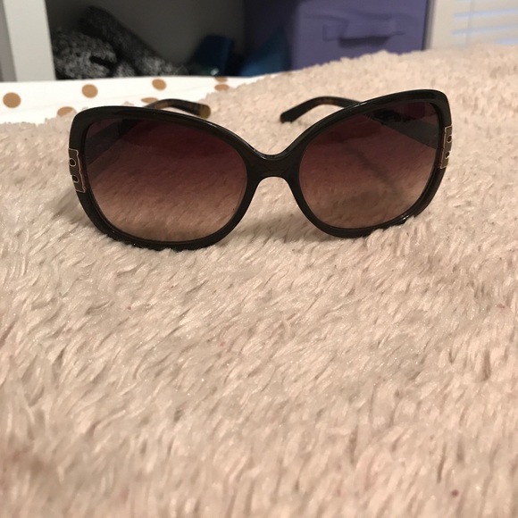 Tory burch sunglasses with case - Picture 1 of 8