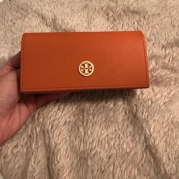 Tory burch sunglasses with case - Picture 8 of 8