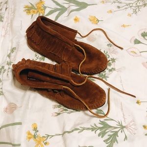 Minnetonka moccasins sz 7.5