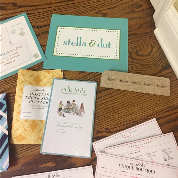 HUGE Lot of Stella & Dot Stylist supplies pads - Picture 7 of 8