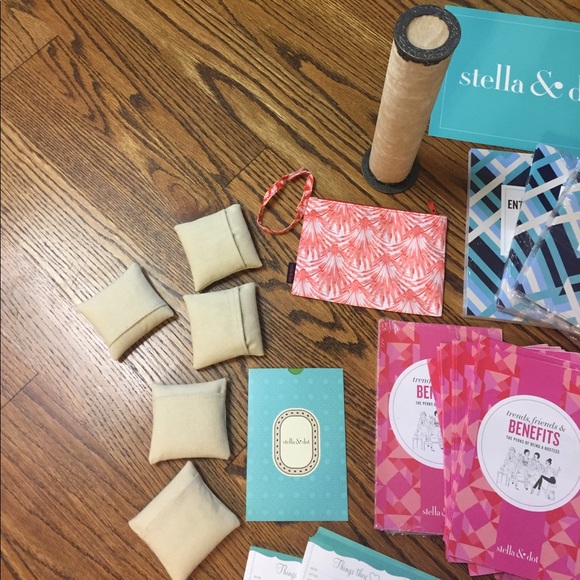 HUGE Lot of Stella & Dot Stylist supplies pads - Picture 8 of 8
