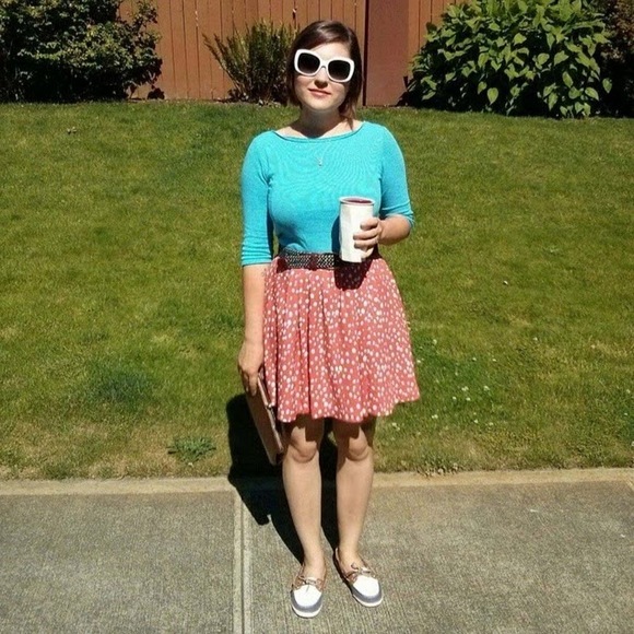 Meet your Posher, Courtney - Picture 1 of 1