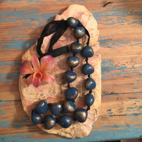 Kukei Nut Lei Style Necklace - Picture 1 of 2