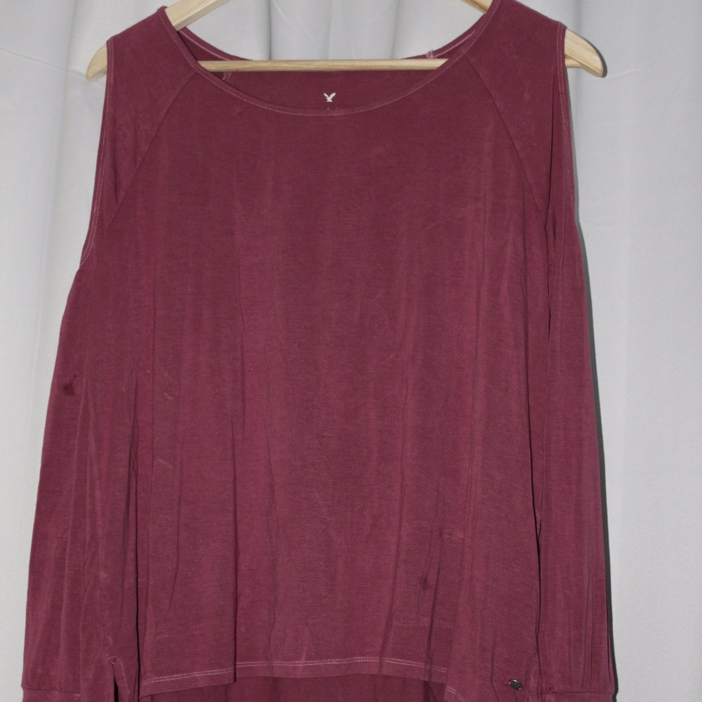 Long sleeve shoulder cutout shirt